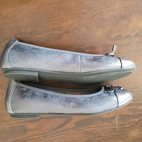 Vionic Women's Minna Metallic Ballet Flats SZ 9 - Picture 5 of 11